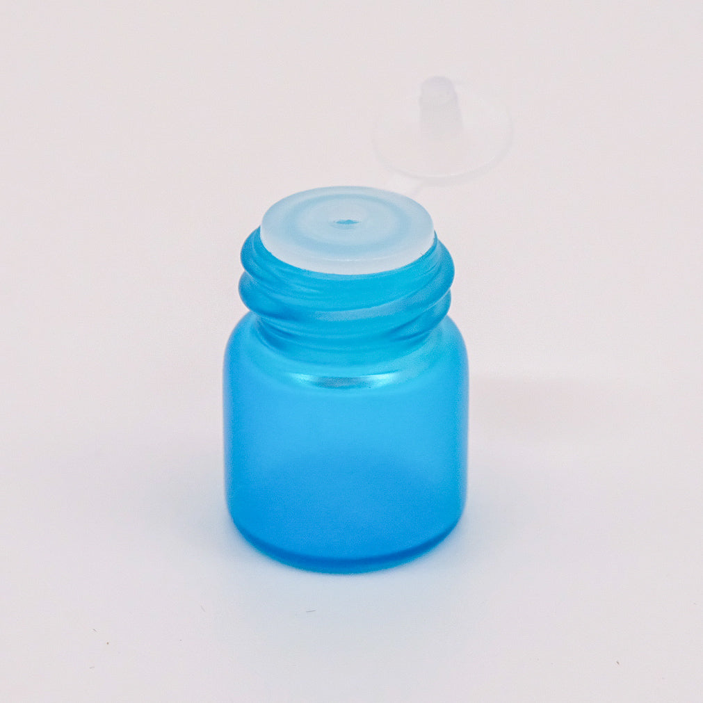 Bouteilles d'échantillonnage de 1 ml en verre coloré, compactes et réutilisables, idéales pour transporter des huiles essentielles ou des parfums lors de déplacements.