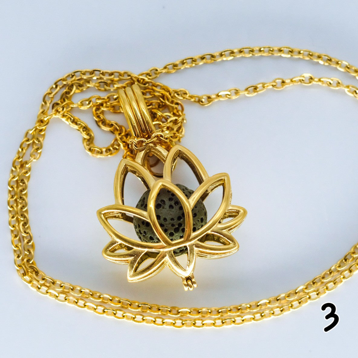 Collier d'aromathérapie fleur de lotus en acier inoxydable