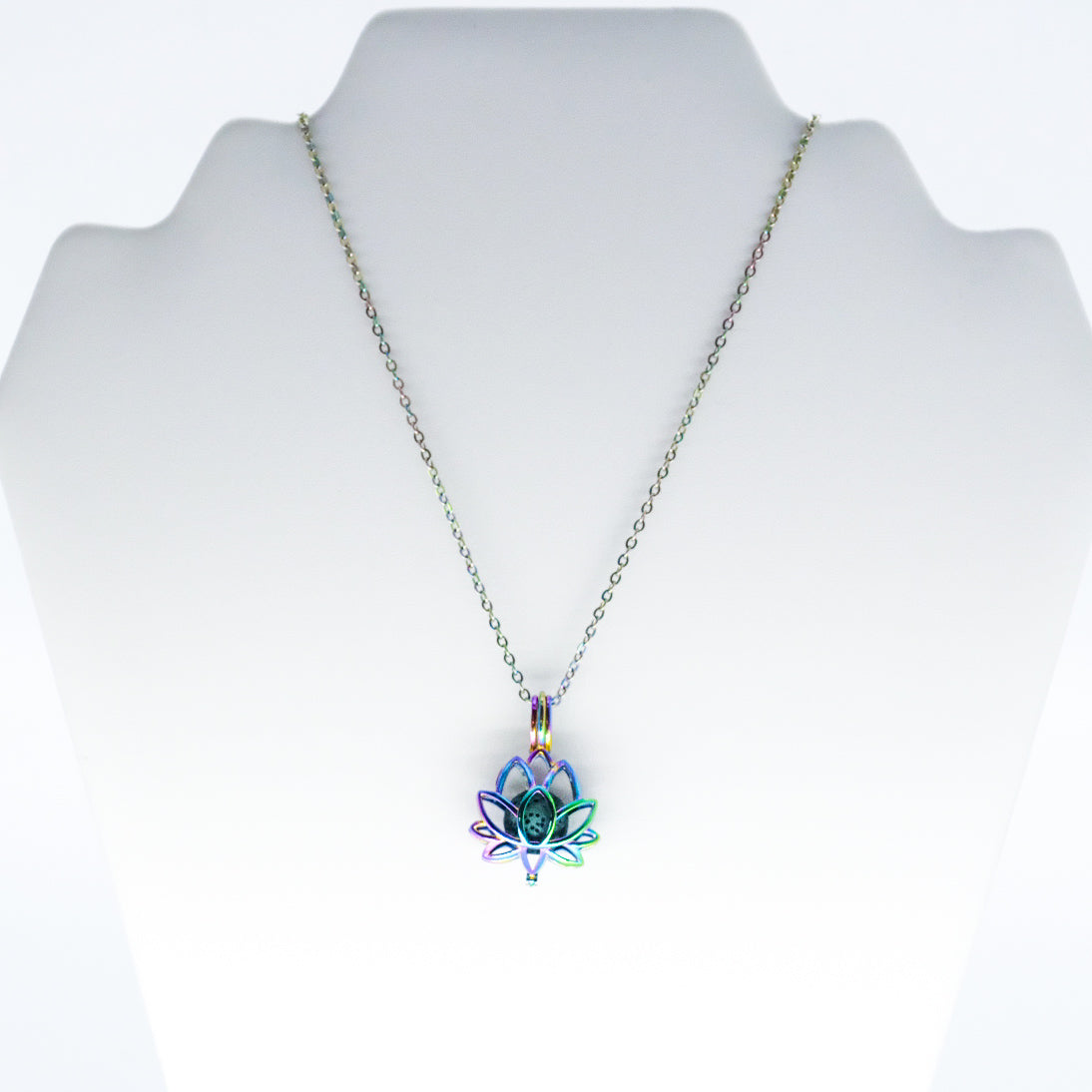 Collier d'aromathérapie fleur de lotus en acier inoxydable