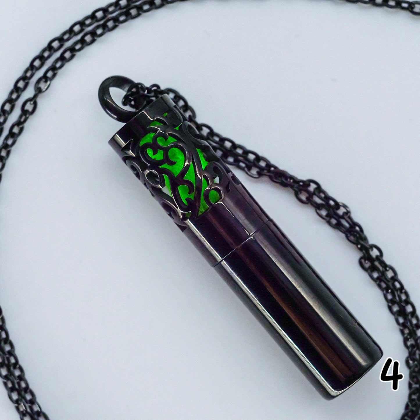 Cylindrical Aromatherapy Necklace with Stainless Steel Container
