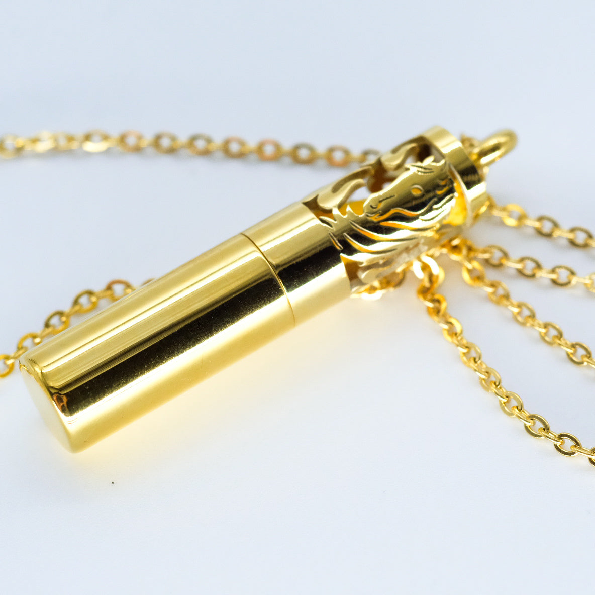 Collier d'aromathérapie cylindrique avec conteneur en acier inoxydable