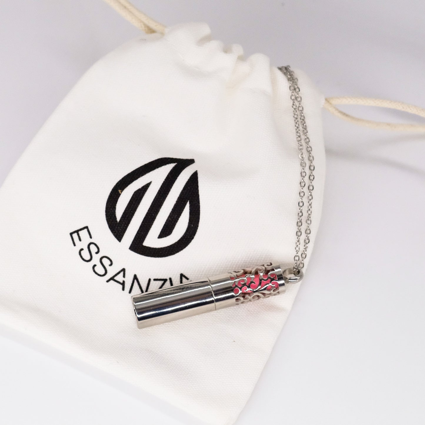 Collier d'aromathérapie cylindrique avec conteneur en acier inoxydable