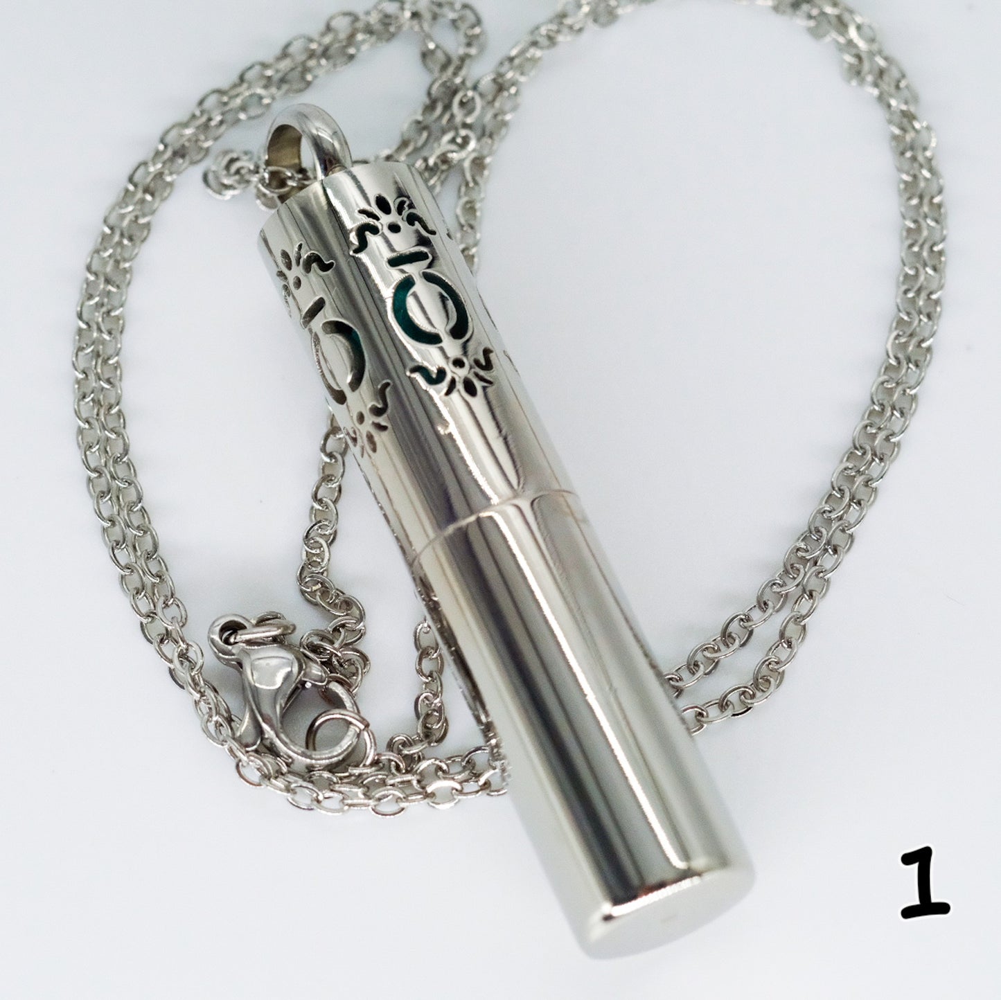 Collier d'aromathérapie cylindrique avec conteneur en acier inoxydable
