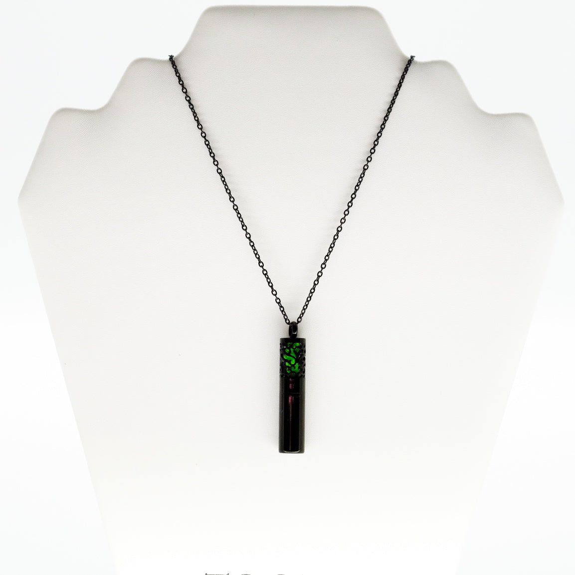 Collier d'aromathérapie cylindrique avec conteneur en acier inoxydable
