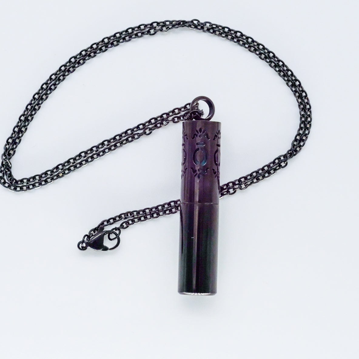 Collier d'aromathérapie cylindrique avec conteneur en acier inoxydable