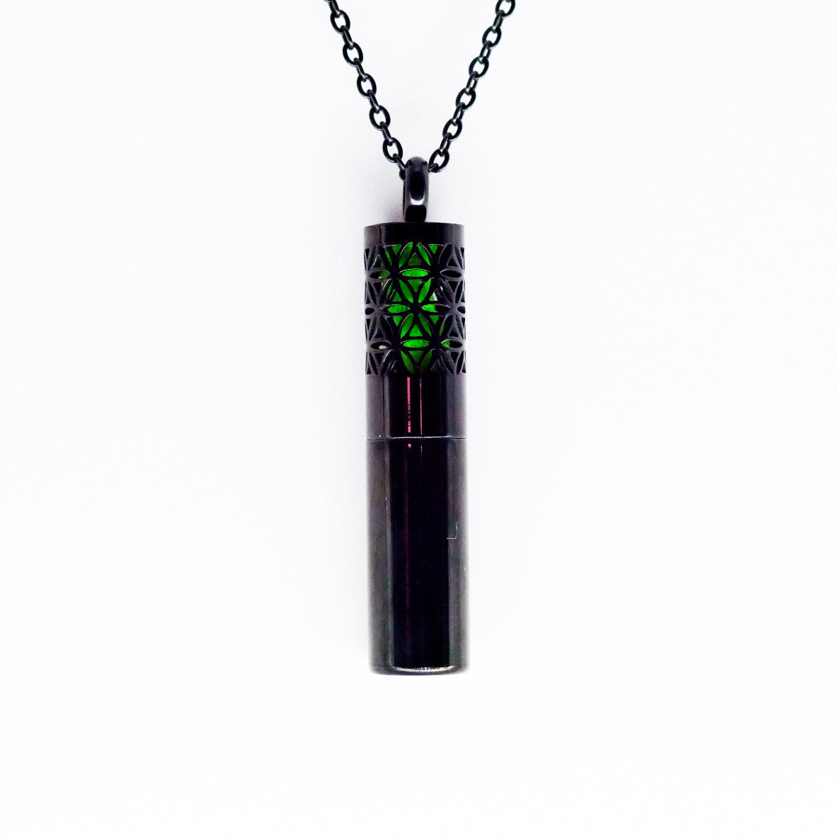 Collier d'aromathérapie cylindrique avec conteneur en acier inoxydable