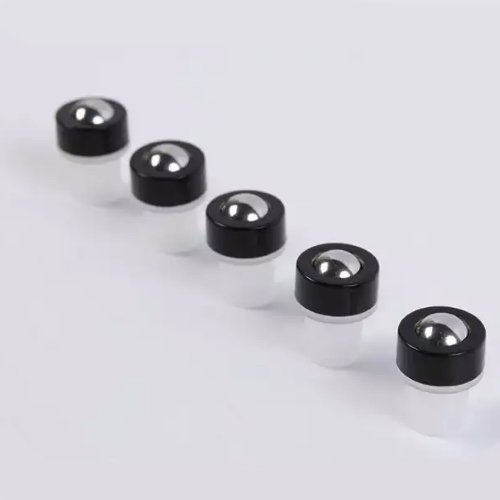 Lot de cinq bouchons noirs avec rouleaux en acier inoxydable, adaptés aux bouteilles standards de 5 ml et 15 ml.