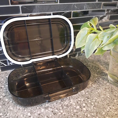 Vitamin box with 6 compartments