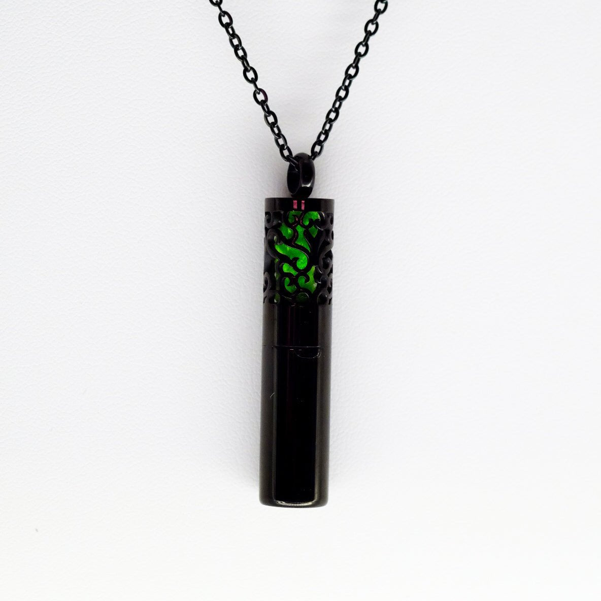 Collier d'aromathérapie cylindrique avec conteneur en acier inoxydable