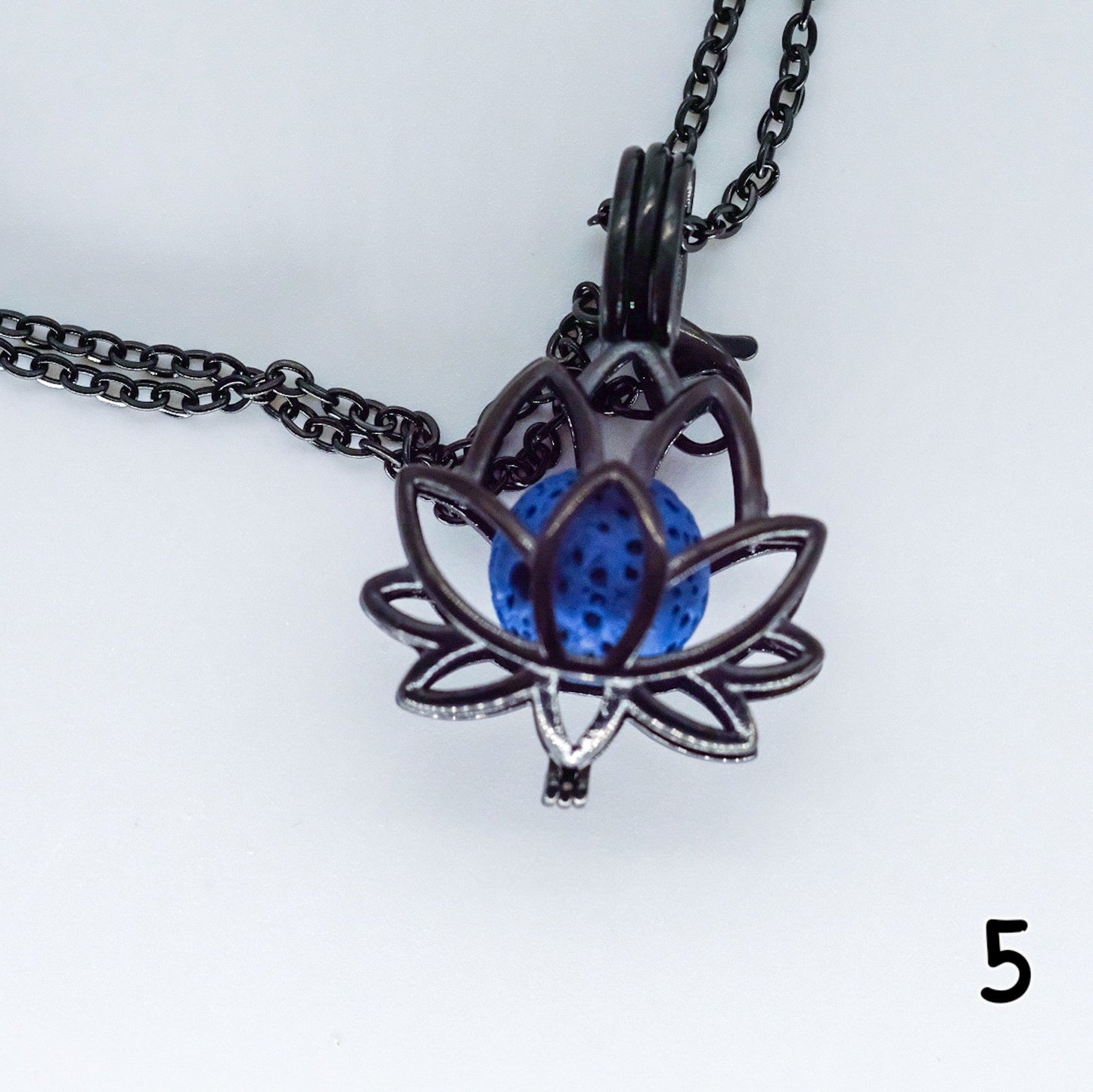 Collier d'aromathérapie fleur de lotus en acier inoxydable