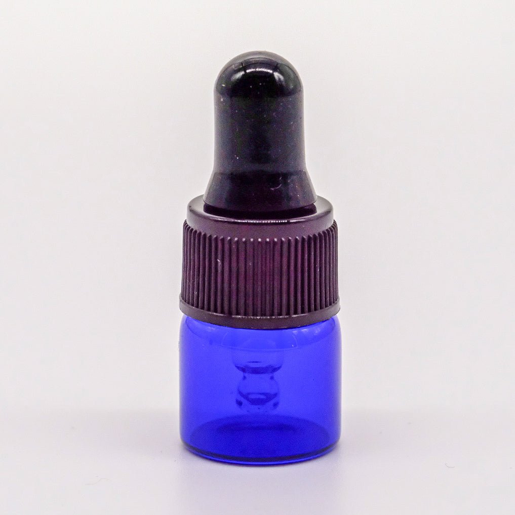 Flacons en verre de 1 ml avec bouchons compte-gouttes, disponibles en plusieurs couleurs, offrant une protection contre les UV et une identification facile des huiles essentielles, proposés par Essanzia.