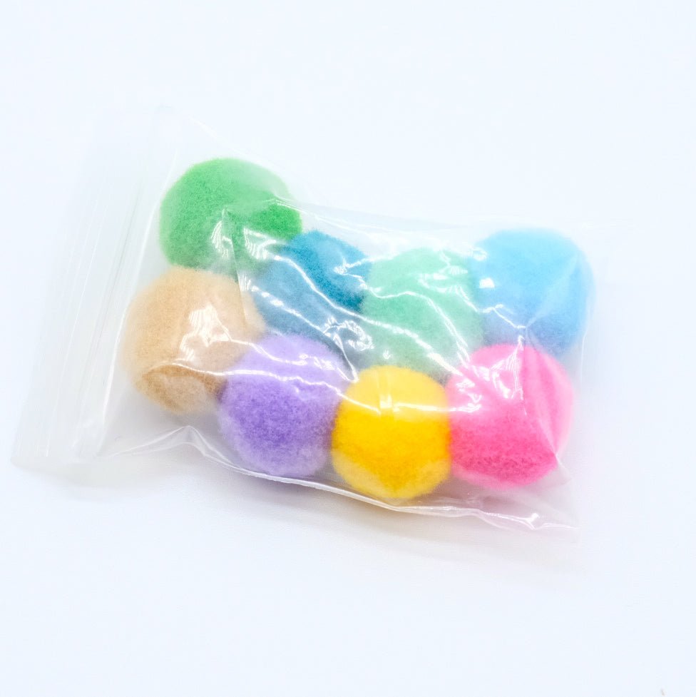 Sachet de mousses colorées en 8 nuances différentes, parfaites pour personnaliser et varier l'apparence des colliers diffuseurs d'huiles essentielles.