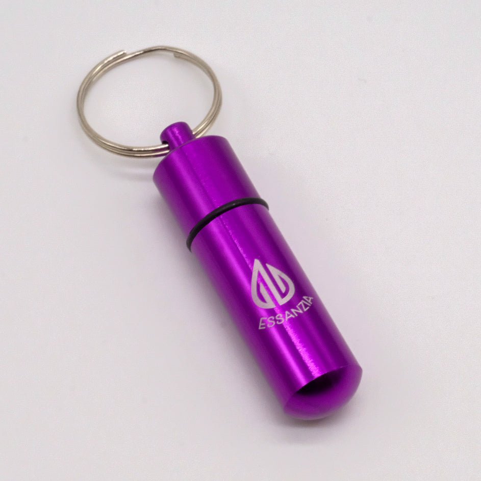 Pilulier de voyage en métal avec porte-clé – Couleurs variées